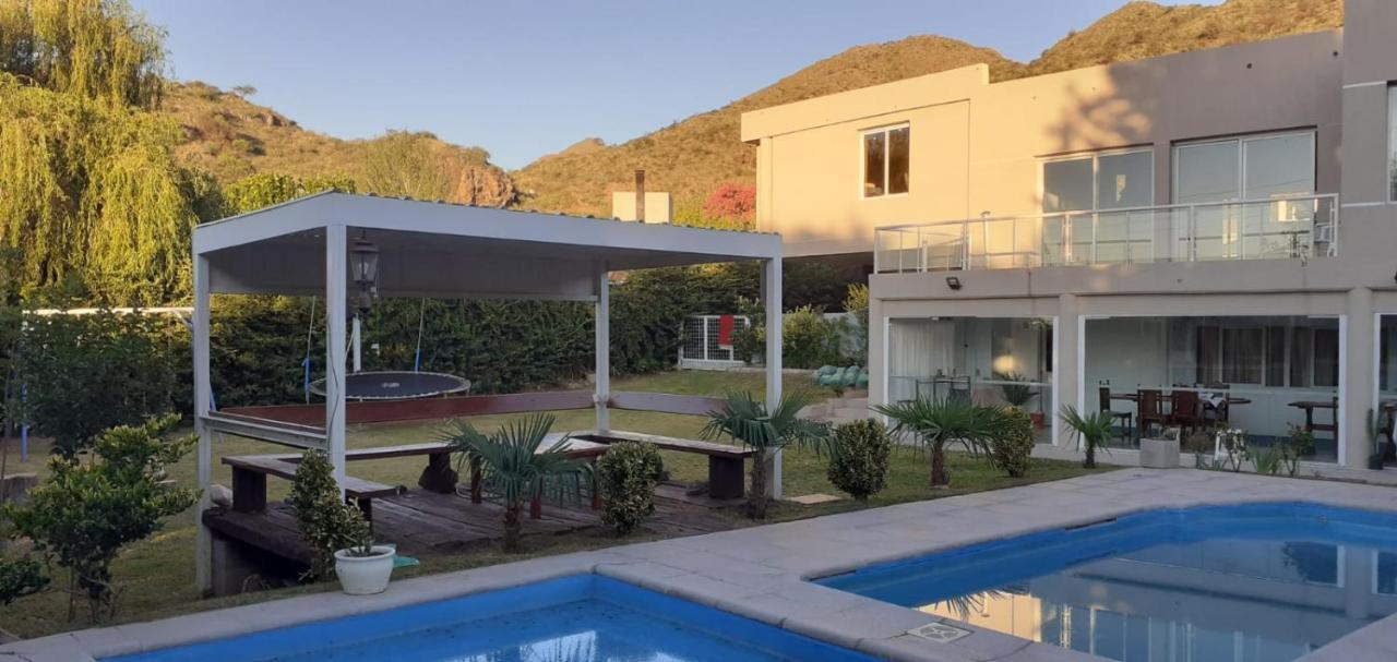 Casa Con Pileta San Luis Holiday home *